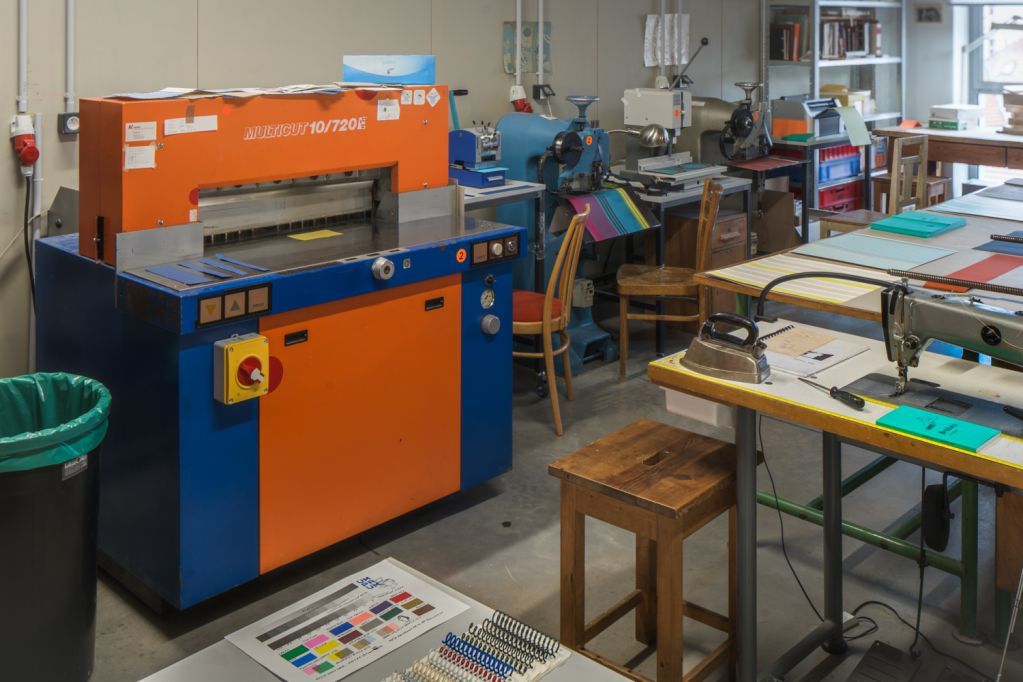 Bookbinding, photo: Vojtěch Votýpka